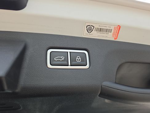 Certified 2023 Kia Sorento SX Prestige AWD/4WD image 11