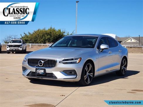 Used 2022 Volvo S60 B5 Inscription w/ Climate Package image 5