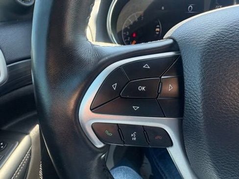 Used 2021 Jeep Grand Cherokee Laredo X AWD/4WD image 23