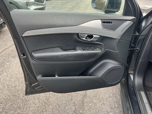 Used 2021 Volvo XC90 T5 Momentum w/ Protection Package image 20