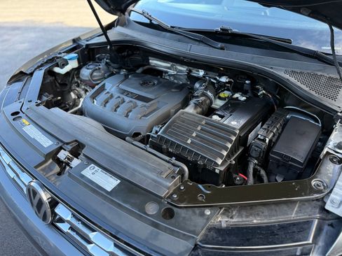 Used 2020 Volkswagen Tiguan SE image 33