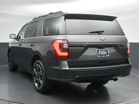 Used 2021 Ford Expedition Limited AWD/4WD image 6