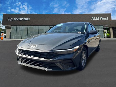 New 2026 Hyundai Elantra SE image 1