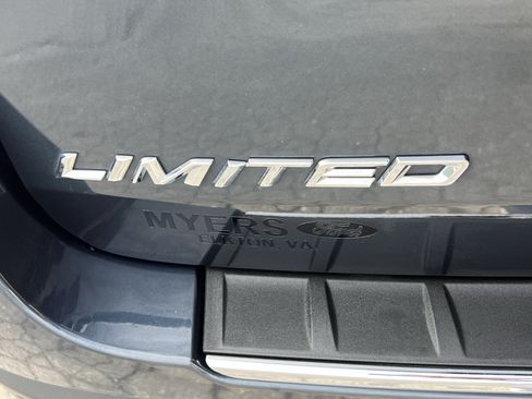 Used 2024 Ford Explorer Limited w/ Equipment Group 301A AWD/4WD image 10