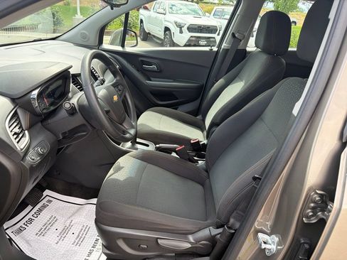 Used 2020 Chevrolet Trax LS FWD image 24