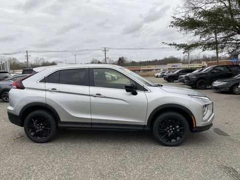 Used 2024 Mitsubishi Eclipse Cross LE image 2