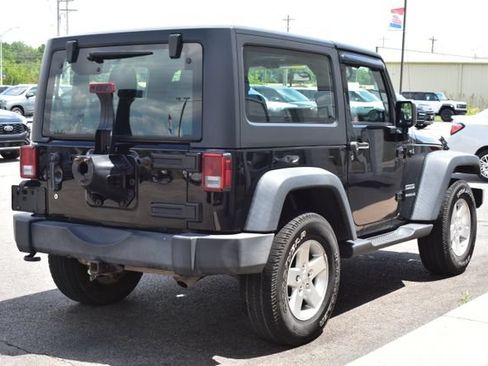 Used 2016 Jeep Wrangler Sport AWD/4WD image 9