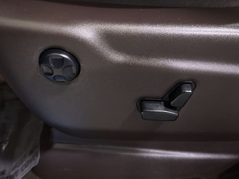 Used 2019 Jeep Grand Cherokee Summit w/ Skid Plate Group AWD/4WD image 26
