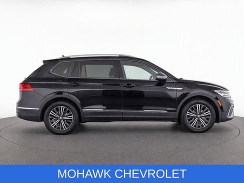 Used 2024 Volkswagen Tiguan Wolfsburg Edition AWD/4WD image 9