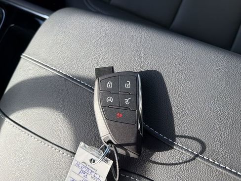 New 2026 Chevrolet Traverse LT w/ Sun and Wheel Package image 39