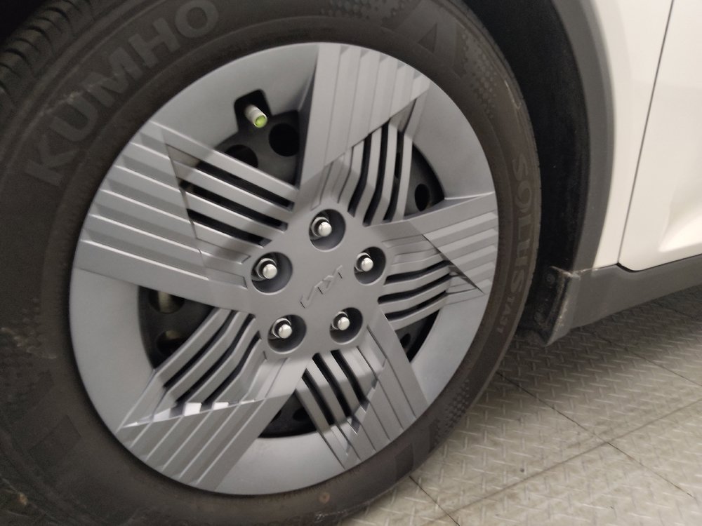 Used 2025 Kia K4 FWD image 31