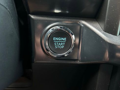 Used 2025 Ford F150 Lariat image 30