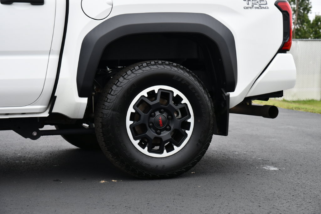 Used 2024 Toyota Tacoma TRD Off-Road AWD/4WD image 11