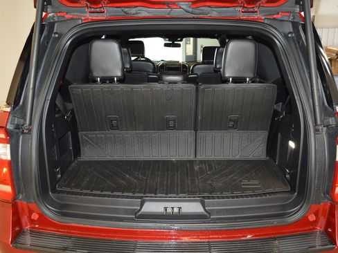 Used 2021 Ford Expedition XLT AWD/4WD image 14