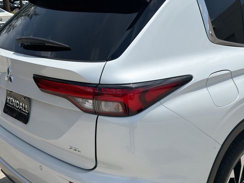 Used 2024 Mitsubishi Outlander SEL FWD image 25