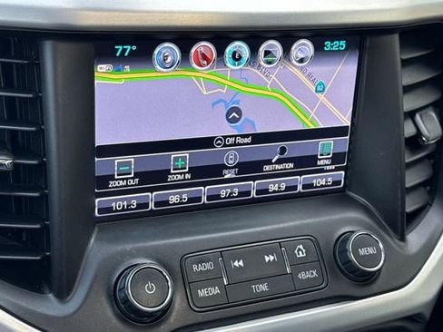 Used 2018 GMC Acadia SLT image 24