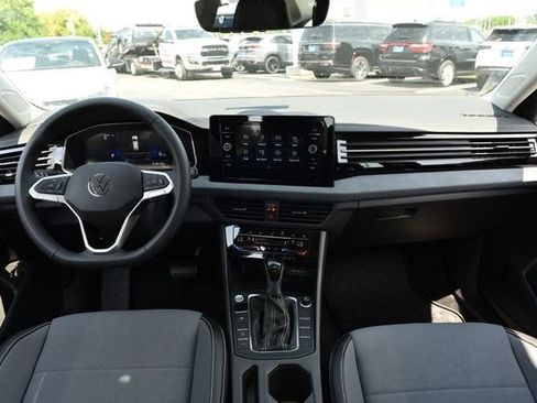 New 2026 Volkswagen Jetta SE FWD image 7