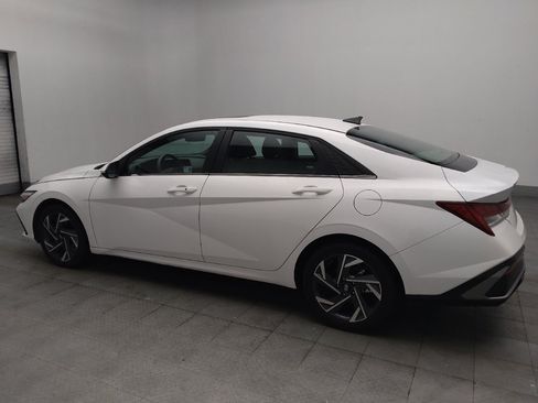 Used 2025 Hyundai Elantra SEL FWD image 3