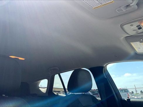 Used 2025 Chevrolet Trax LT FWD image 27