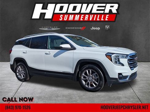 Used 2023 GMC Terrain SLT image 1