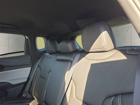 New 2026 Jeep Compass Limited image 7