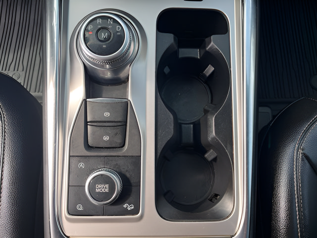 Used 2020 Ford Explorer XLT w/ Equipment Group 202A AWD/4WD image 29