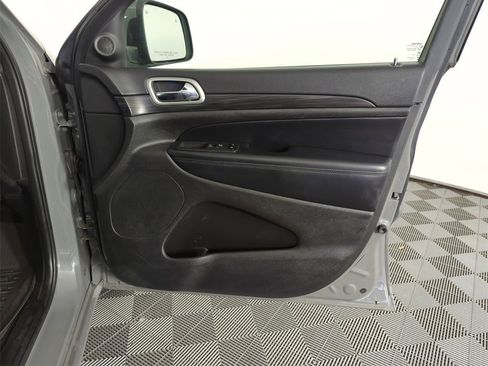 Used 2021 Jeep Grand Cherokee Laredo X image 32