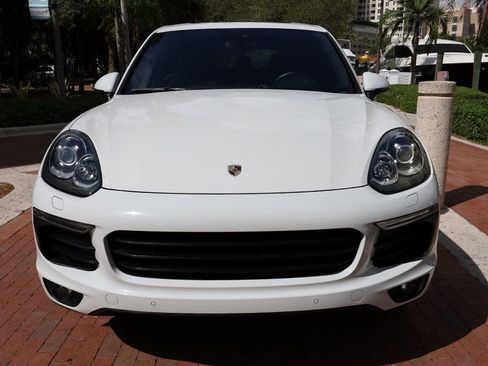 Used 2018 Porsche Cayenne Platinum Edition image 19