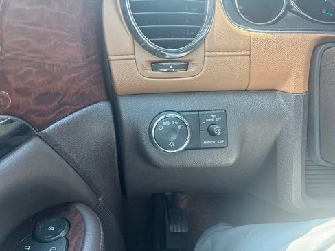 Used 2017 Buick Enclave Leather FWD image 15