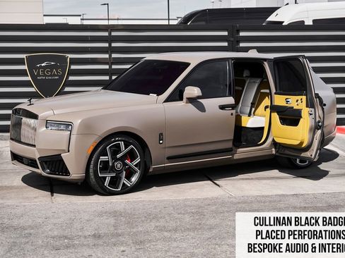 Used 2026 Rolls-Royce Cullinan Black Badge image 1