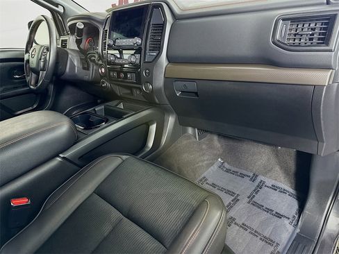Used 2024 Nissan Titan PRO-4X image 31