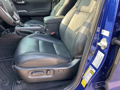 Used 2023 Toyota Tacoma TRD Off-Road w/ Technology Package image 12