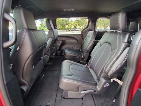 New 2026 Chrysler Voyager LX image 20