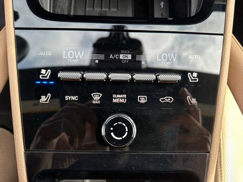 Certified 2025 Porsche Cayenne S AWD/4WD image 34