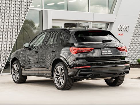 Certified 2025 Audi Q3 2.0T Premium w/ Convenience Package AWD/4WD image 5