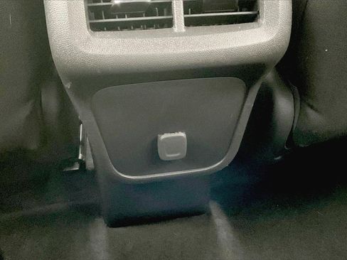 Used 2018 Chevrolet Equinox LT image 12