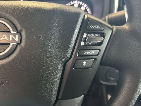 Used 2025 Nissan Frontier SV image 18