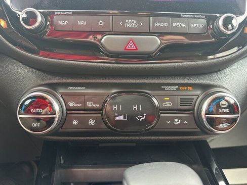 Used 2025 Kia Soul EX image 25