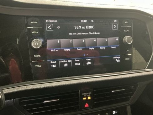 Used 2019 Volkswagen Jetta SEL image 24