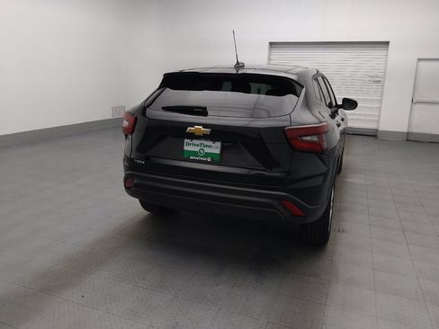 Used 2025 Chevrolet Trax LS FWD image 7