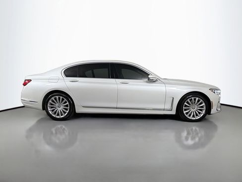 Used 2022 BMW 740i image 5