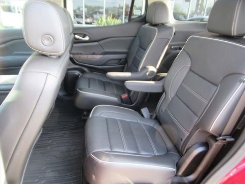 Used 2020 GMC Acadia Denali w/ Technology Package image 32