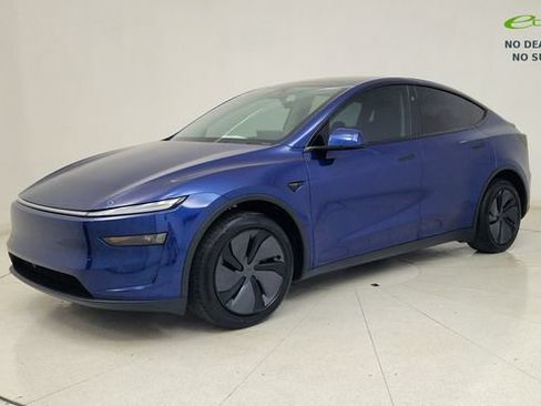 Used 2026 Tesla Model Y 2WD image 4