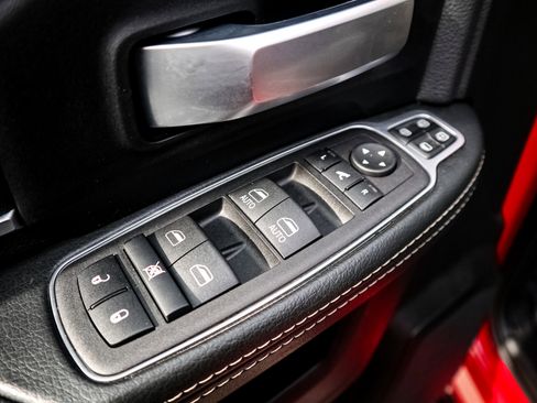 Used 2024 RAM 2500 Big Horn w/ Sport Appearance Package image 15