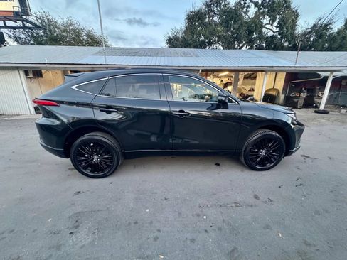 Used 2024 Toyota Venza Limited image 14