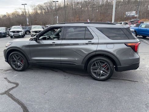 New 2026 Ford Explorer ST-Line w/ ST-Line Street Pack image 24