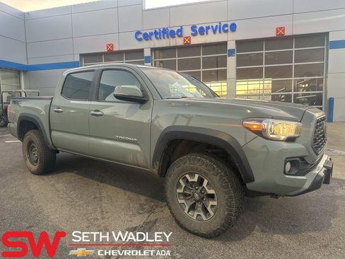Used 2023 Toyota Tacoma TRD Off-Road image 1