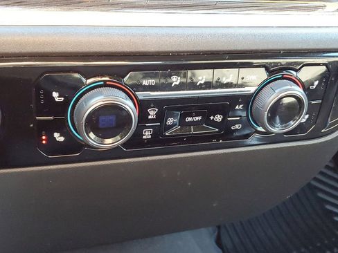 Used 2023 Chevrolet Silverado 1500 LT image 29