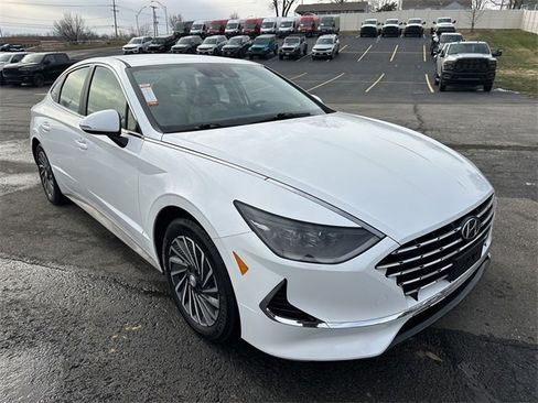 Used 2023 Hyundai Sonata SEL w/ Cargo Package image 4