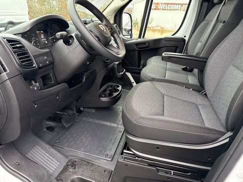 Used 2025 RAM ProMaster 3500 w/ Crew Van Package image 8